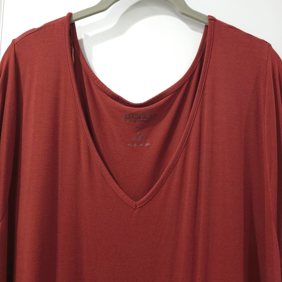 TORRID Short Sleeve Super Soft Knit Mini Skater V-neck Dress, Side Pockets - Picture 4 of 13